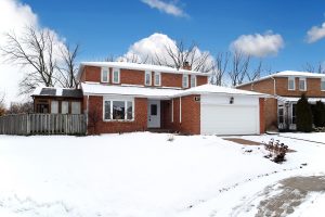  22 Chopin Cres Brampton, ON